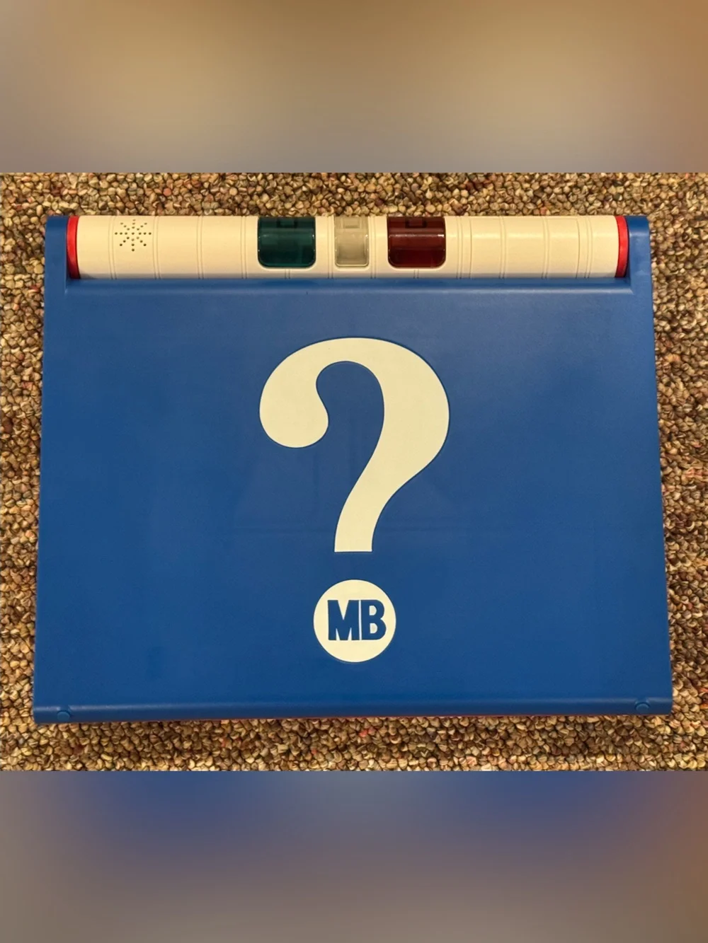 Guess Who? Extra - Red & Blue Electronic Kids Game: Complete: tested: